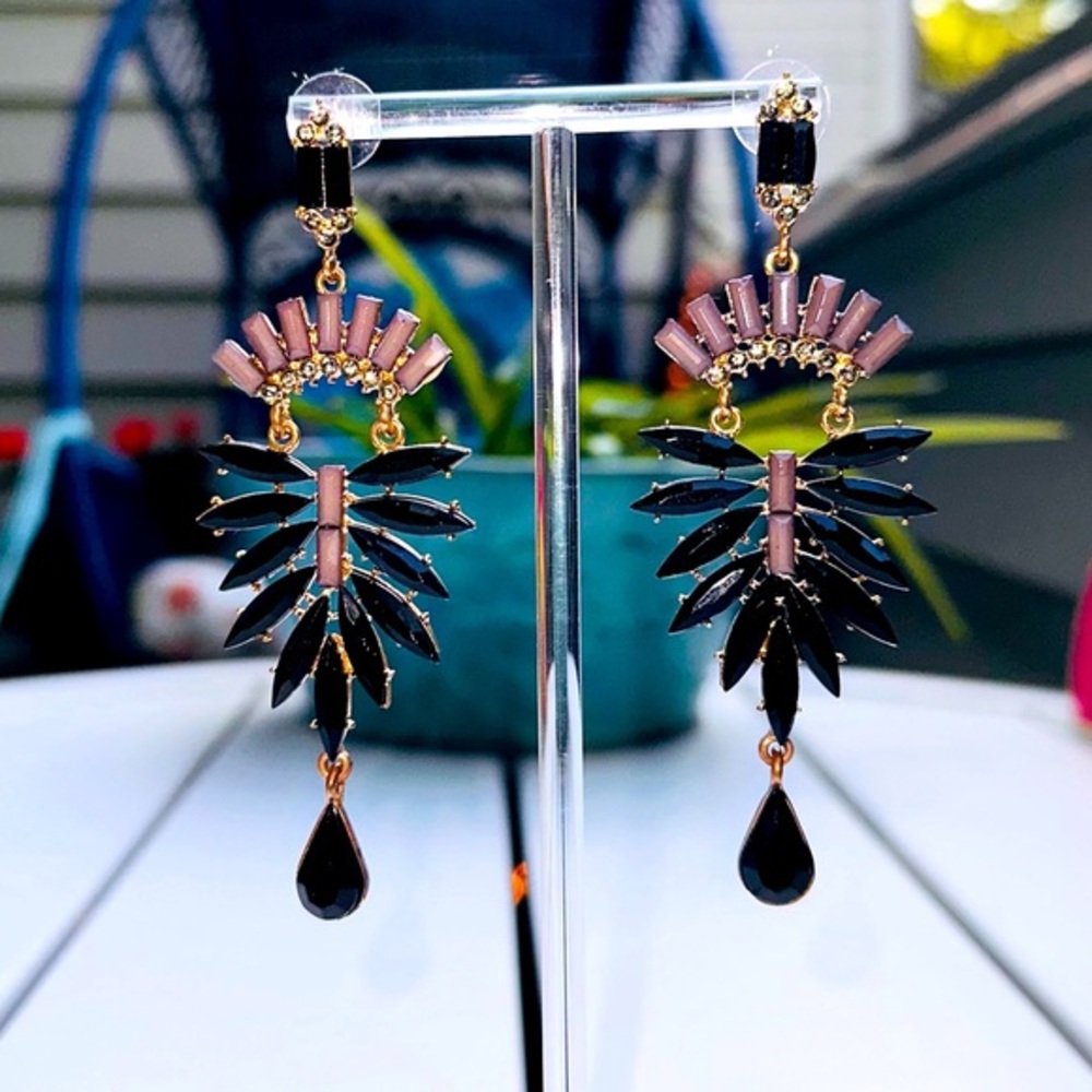 Gray/ black fashion earrings